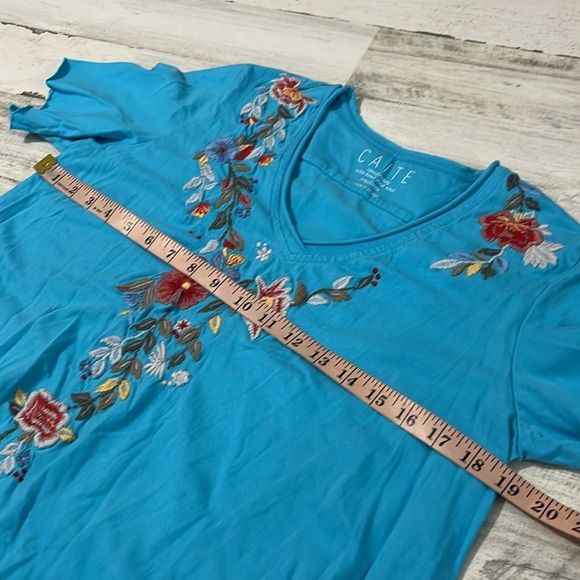CAITE embroidered Top Size Medium - Picture 5 of 8
